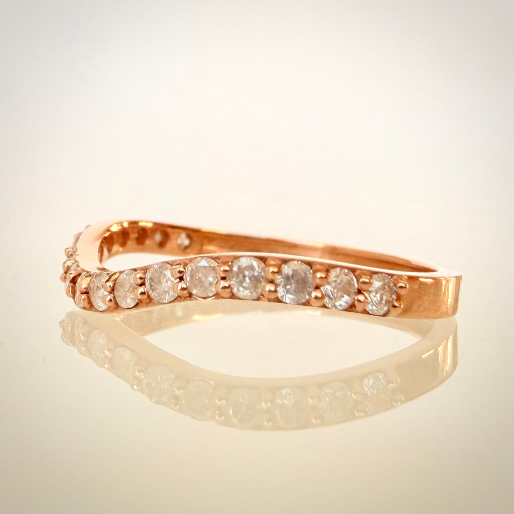 Kaartuva timanttisormus 0,08 ct – 14K ruusukulta | HRD sivulta