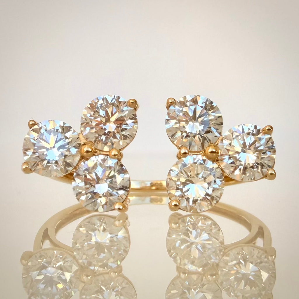 Timanttisormus 2,13 ct:n Luxury Cluster 14k keltakulta edestä 