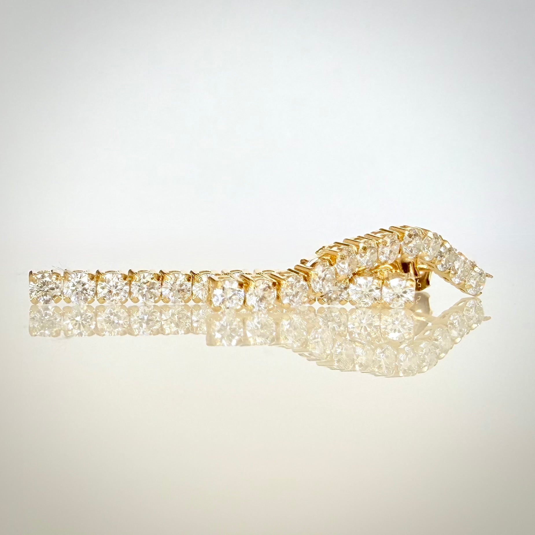 1,90 ct timanttirivikorvakorut – 14K keltakulta – D–E/VVS – IGI