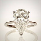 3,09 ct Pear Brilliant -timanttisormus – F/VS1 – 14K valkokulta – IGI edestä