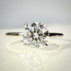 1,13 ct Hidden Halo -timanttisormus 14K valkokulta D/VVS2 IGI