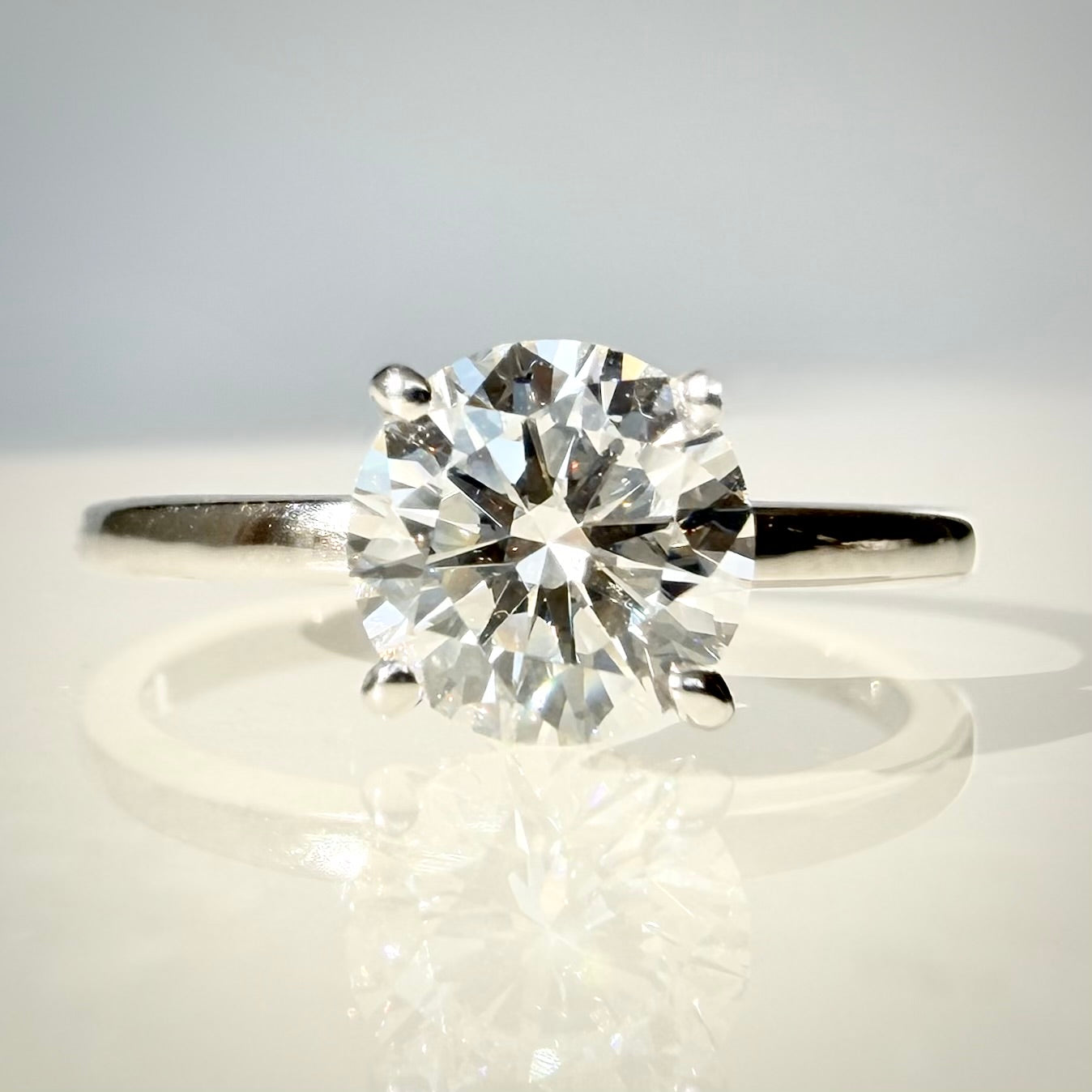 1,13 ct Hidden Halo -timanttisormus 14K valkokulta D/VVS2 IGI