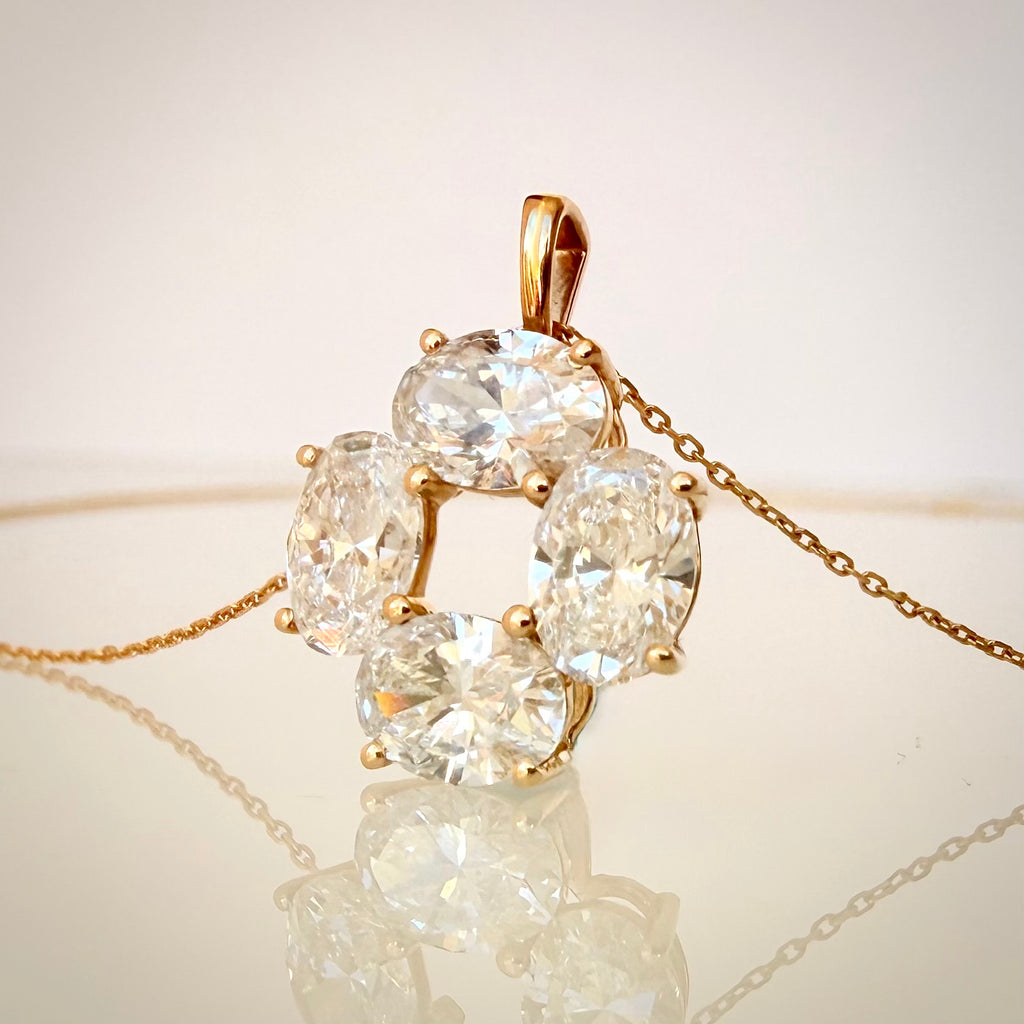 2,09 ct ovaali-timanttikaulakoru – 14K riipus ja 18K kultaketju – HRD etuviistosta