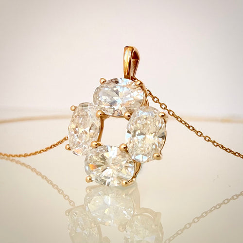 2,09 ct ovaali-timanttikaulakoru – 14K riipus ja 18K kultaketju – HRD etuviistosta