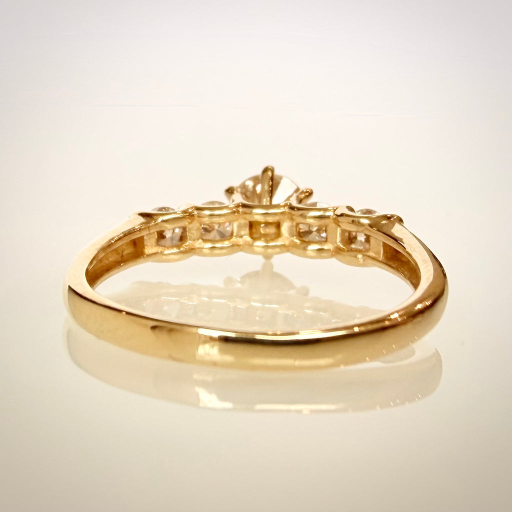 0,85 ct viisikivinen luonnontimanttisormus – 14K keltakulta – IGI takaa