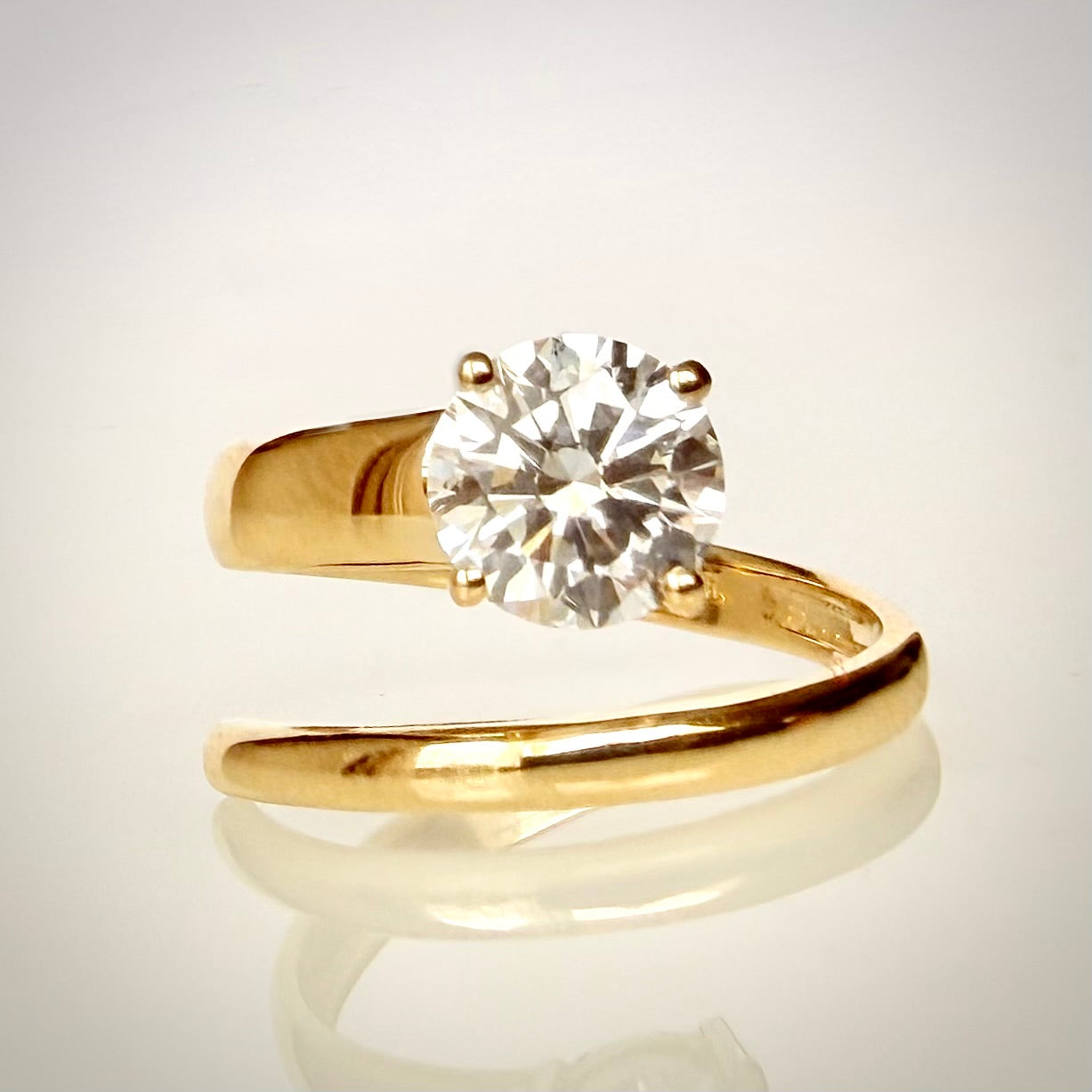 1,00 ct timanttisormus 14K keltakulta D/VVS2 IGI