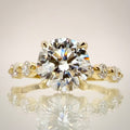 3,00 ct Hidden Halo -timanttisormus – 2,06 ct E/VS1 Triple Excellent – 14K keltakulta – IGI Suoraan edestä
