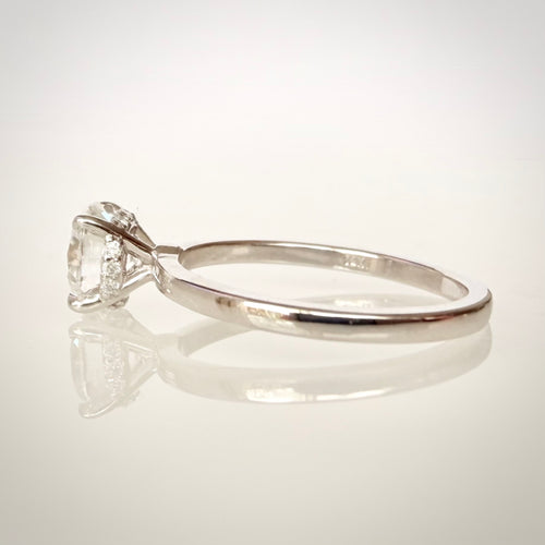 1,13 ct Hidden Halo -timanttisormus 14K valkokulta D/VVS2 IGI