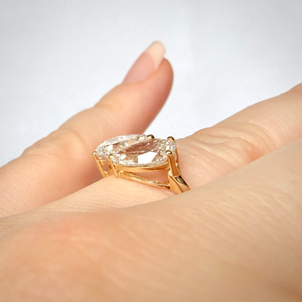 Toi et Moi – 3,02 ct timanttisormus, 14k keltakulta sormessa, sivuprofiili