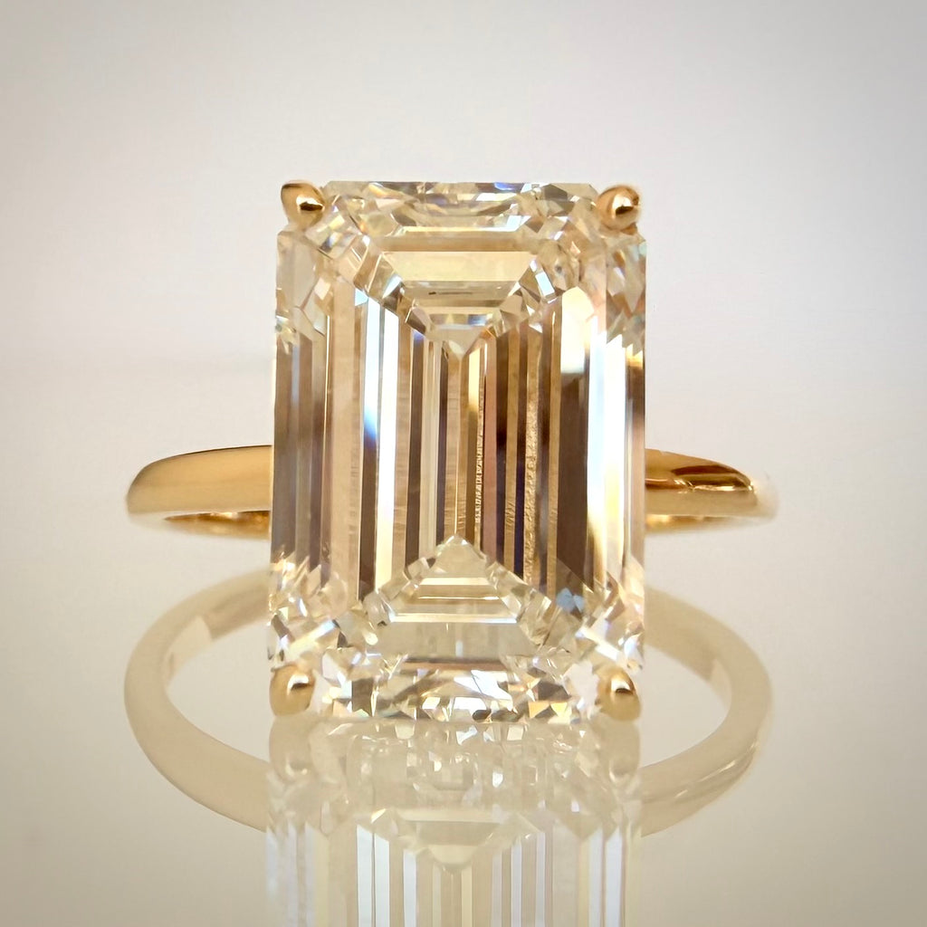 6,04 ct Emerald Cut solitaire-timanttisormus – F/VS1 – 14K keltakulta – IGI edestä