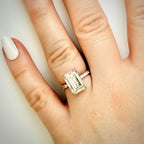6,01 ct Emerald Cut -timanttisormus – E/VS1 – 18K keltakulta – IGI