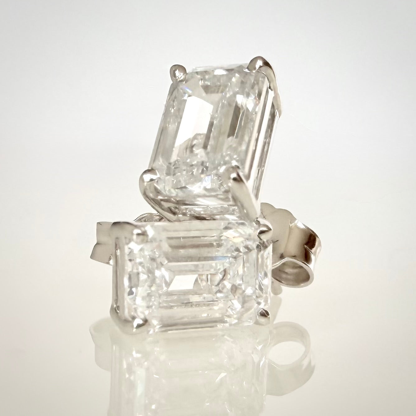 2,19 ct Emerald Cut -timanttikorvakorut – E–F/VVS – 14K valkokulta – HRD