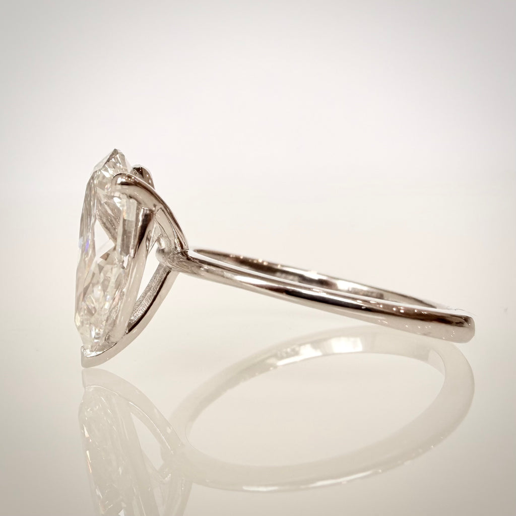 3,09 ct Pear Brilliant -timanttisormus – F/VS1 – 14K valkokulta – IGI sivulta