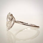 3,09 ct Pear Brilliant -timanttisormus – F/VS1 – 14K valkokulta – IGI sivulta
