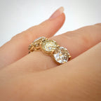 5,29 ct timanttisormus, 5-stone warm Champagne rivimalli sormessa, sivuprofiili