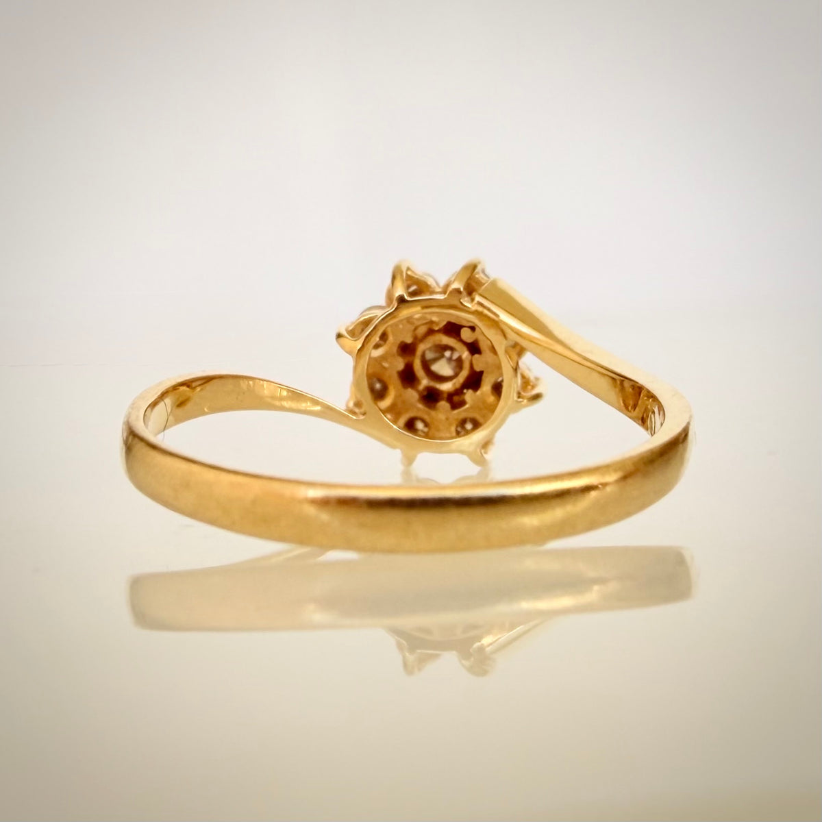 18K Keltakultainen Vintage Flower Cluster -timanttisormus 0,38 ct – Luonnontimantit takaa