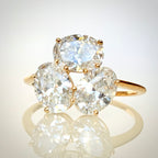 2,23 ct ovaali cluster-timanttisormus 14K kulta etuviistosta 2