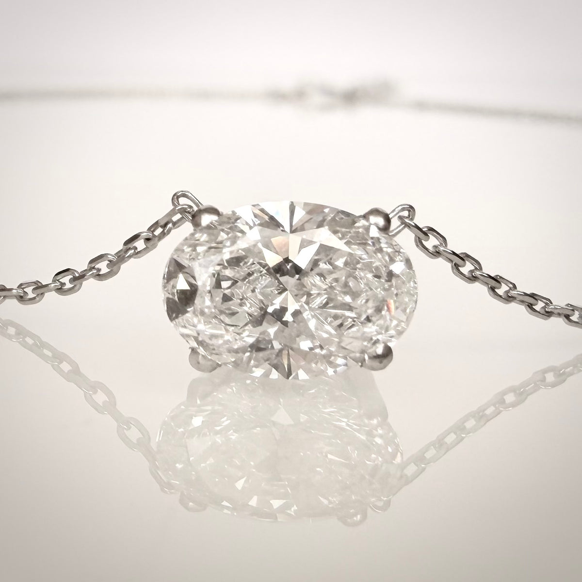 1,45 ct Oval Cut -timanttikaulakoru – E/VS1 – 14K valkokulta – IGI