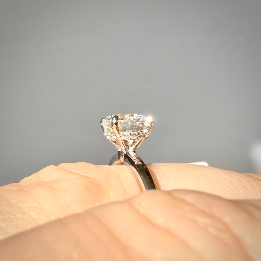 1,13 ct Hidden Halo -timanttisormus 14K valkokulta D/VVS2 IGI