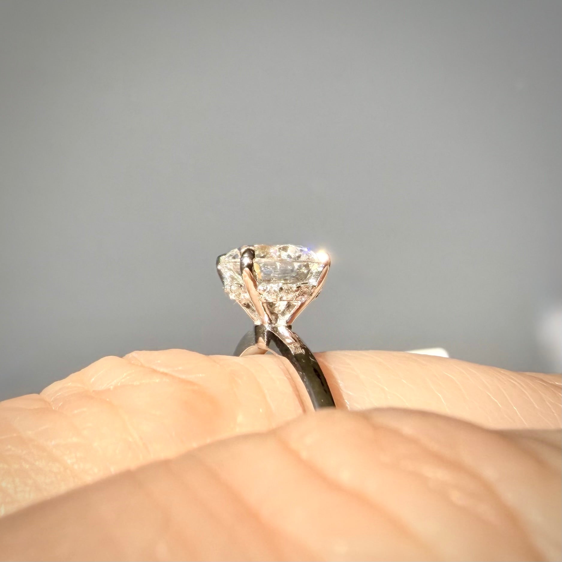 1,13 ct Hidden Halo -timanttisormus 14K valkokulta D/VVS2 IGI