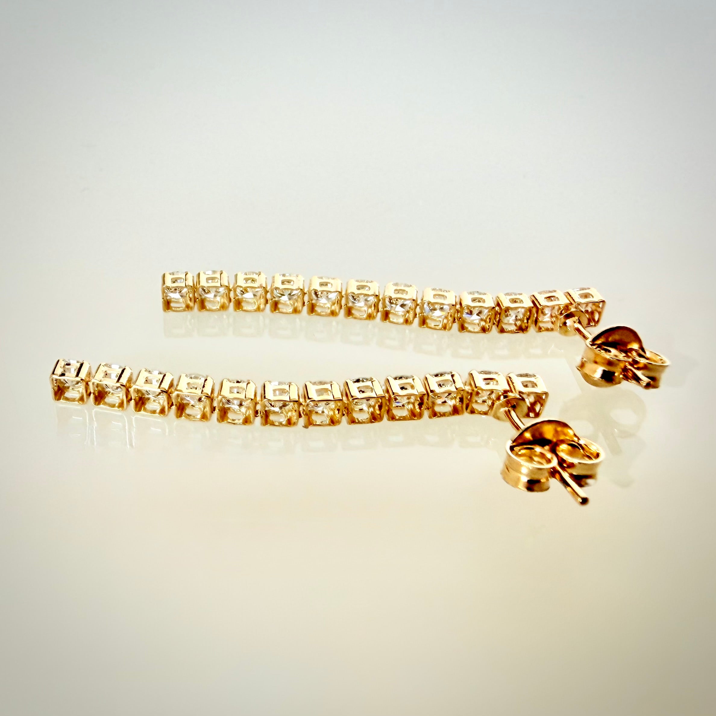 1,90 ct timanttirivikorvakorut – 14K keltakulta – D–E/VVS – IGI