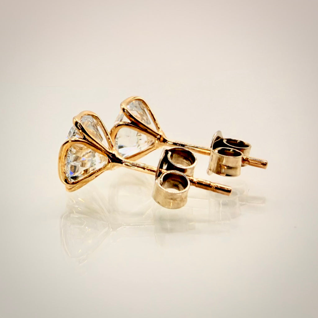 3,06 ct timanttikorvakorut sivulta