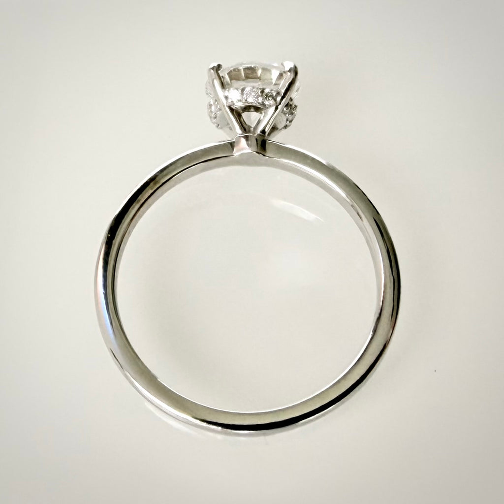 1,13 ct Hidden Halo -timanttisormus 14K valkokulta D/VVS2 IGI
