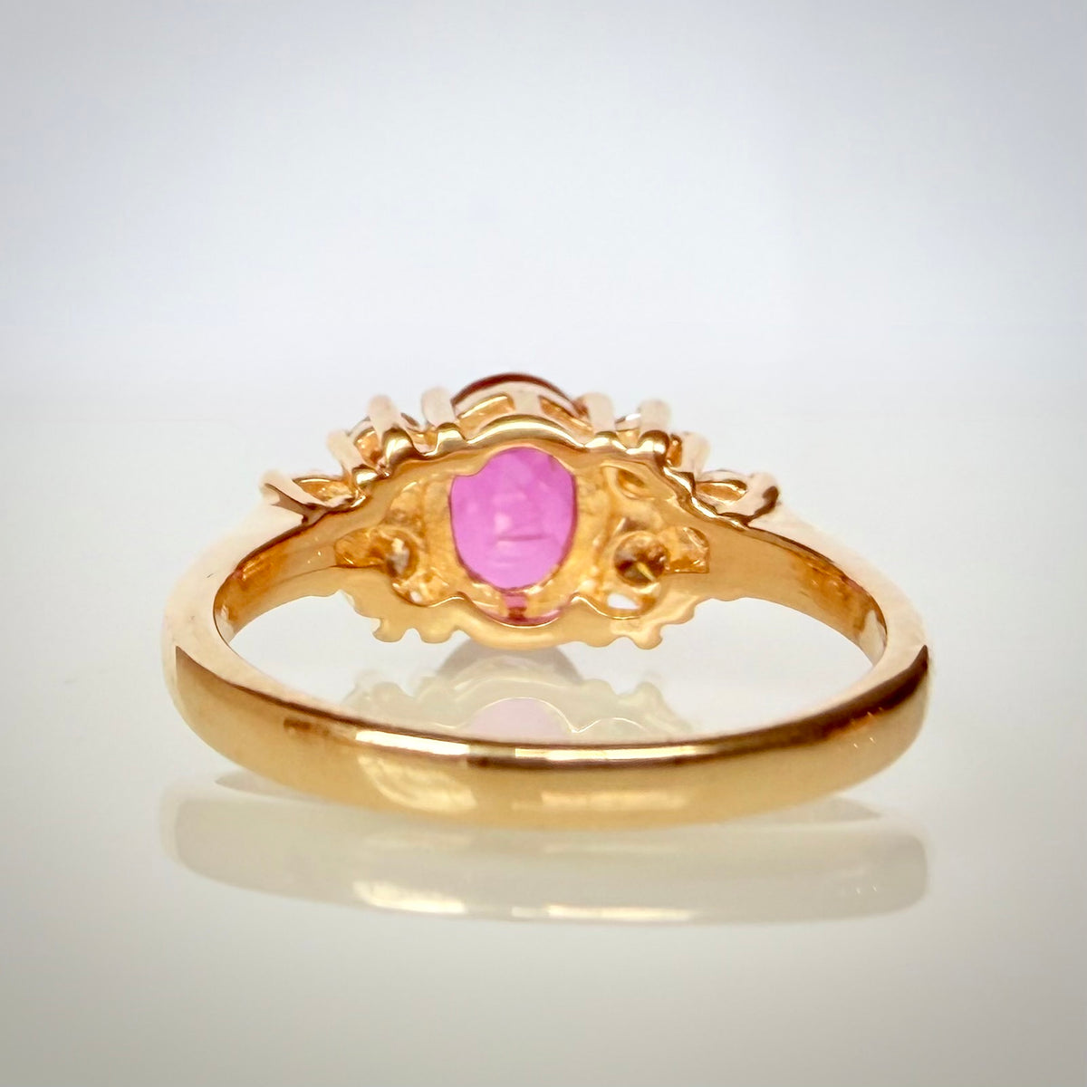 Luonnonrubiini- ja timanttisormus 1,15 ct – 14K keltakulta, HRD takaa