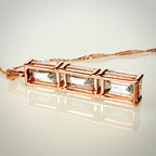 2,00 ct Emerald Cut -timanttikaulakoru takaa