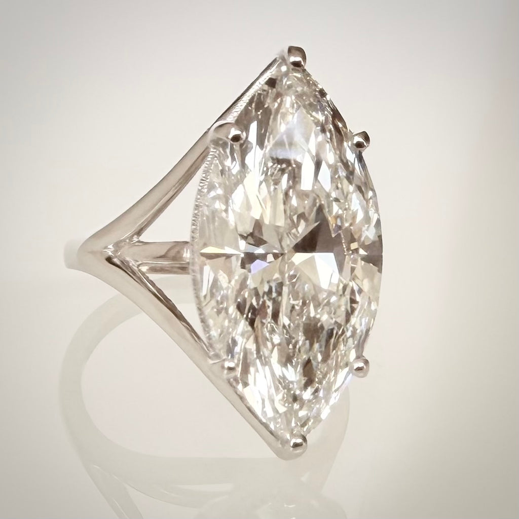 8,19 ct Marquise Cut -timanttisormus etuviistosta