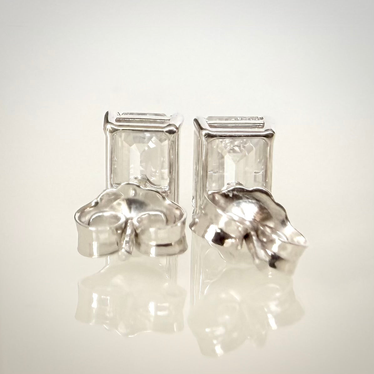 2,19 ct Emerald Cut -timanttikorvakorut – E–F/VVS – 14K valkokulta – HRD