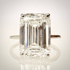 6,01 ct Emerald Cut solitaire-timanttisormus – F/VS1 – 14K valkokulta – IGI edestä