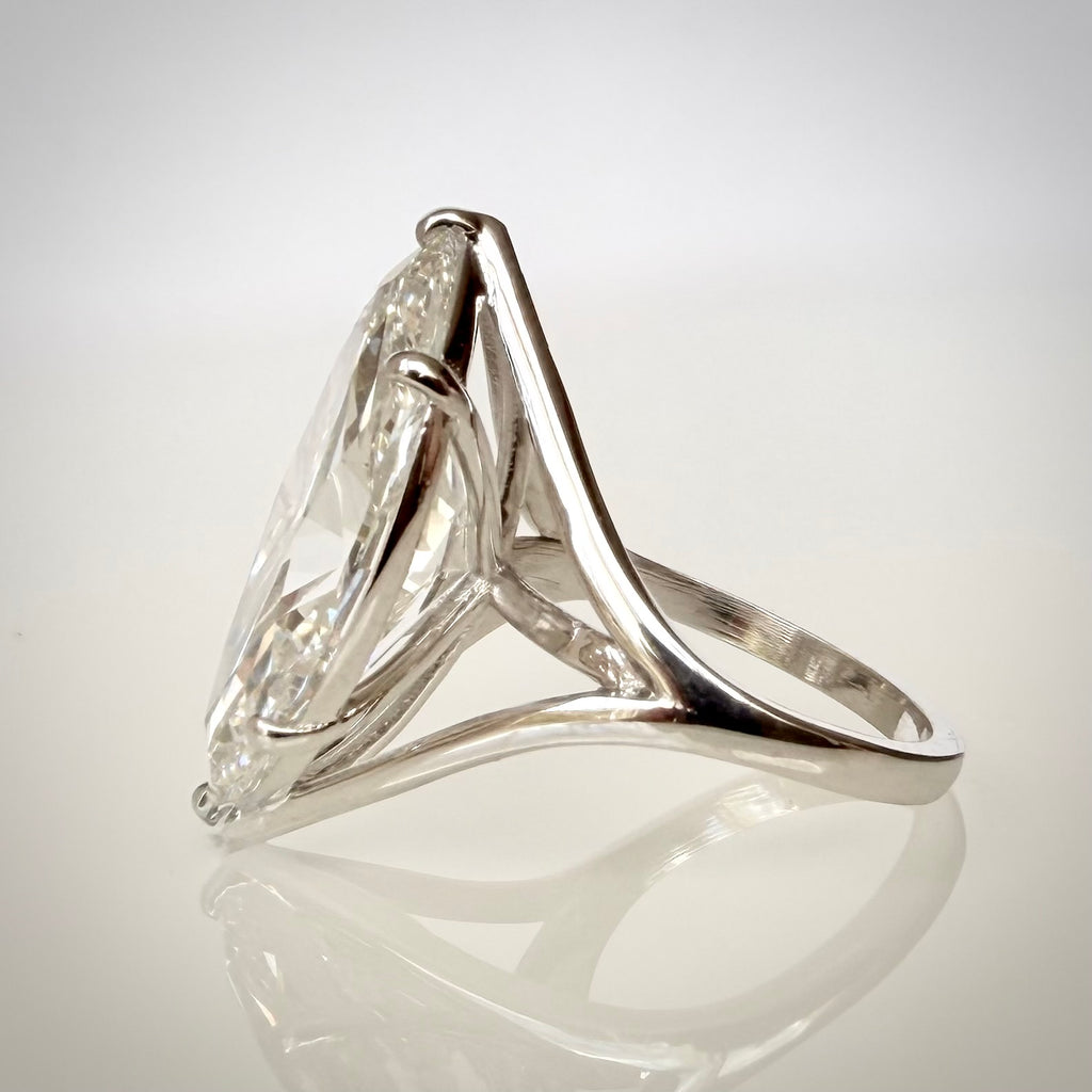 8,19 ct Marquise Cut -timanttisormus sivulta
