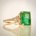 14k luonnonsmaragdisormus 1,61 ct etuviistosta