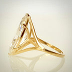 10,09 ct Marquise Cut -timanttisormus sivulta