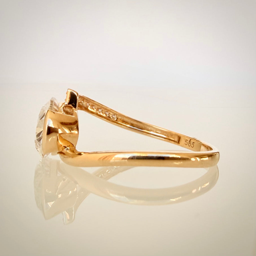 2,80 ct East–West ovaali-timanttisormus – F–G/VS – 14K keltakulta – HRD sivulta