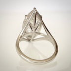 8,19 ct Marquise Cut -timanttisormus takaa