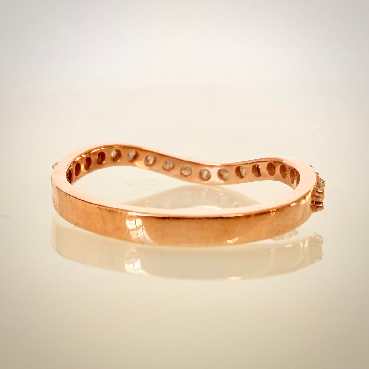 Kaartuva timanttisormus 0,08 ct – 14K ruusukulta | HRD takaa