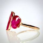 Vadelmanpunainen rubiini–timanttisormus 3,84 ct – 14K keltakulta, HRD sivulta