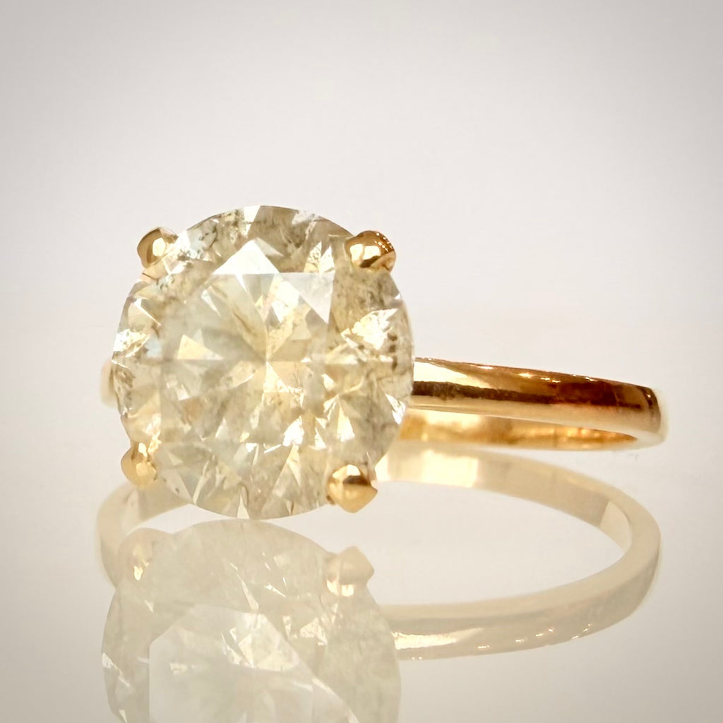 Luonnontimanttisormus noin 2,51 ct – Solitaire – 18K keltakulta etuviisto
