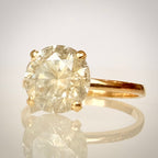 Luonnontimanttisormus noin 2,51 ct – Solitaire – 18K keltakulta etuviisto