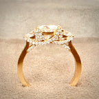 VK Signature Collection – Trilogy-timanttisormus 1,77 ct – 14K keltakulta sivulta