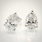 3,00 ct Pear Cut -timanttikorvakorut edestä 2