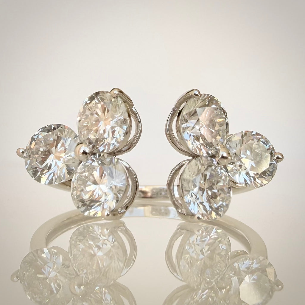 2,17 ct Open Cluster Timanttisormus – 14K Valkokulta edestä