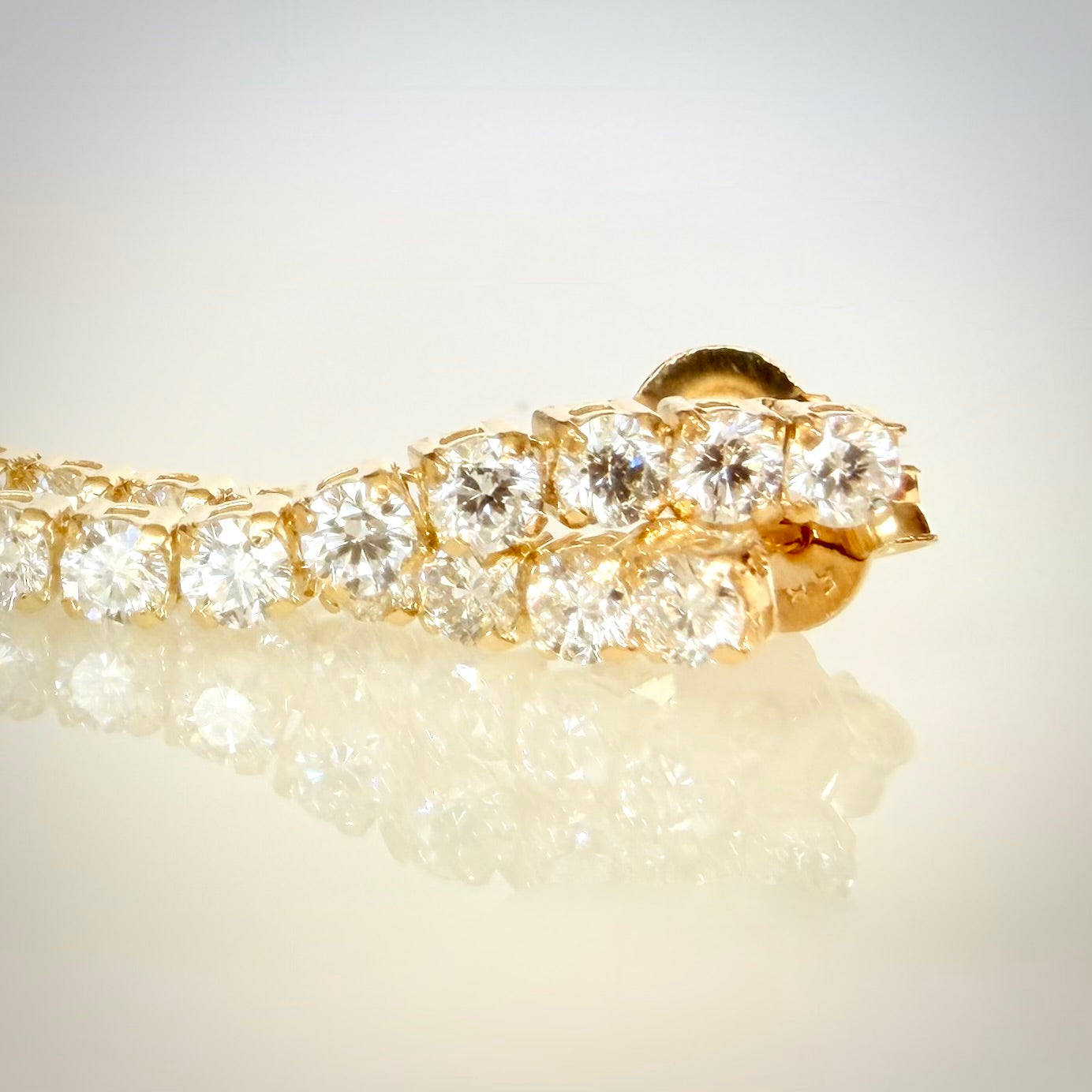 1,90 ct timanttirivikorvakorut – 14K keltakulta – D–E/VVS – IGI