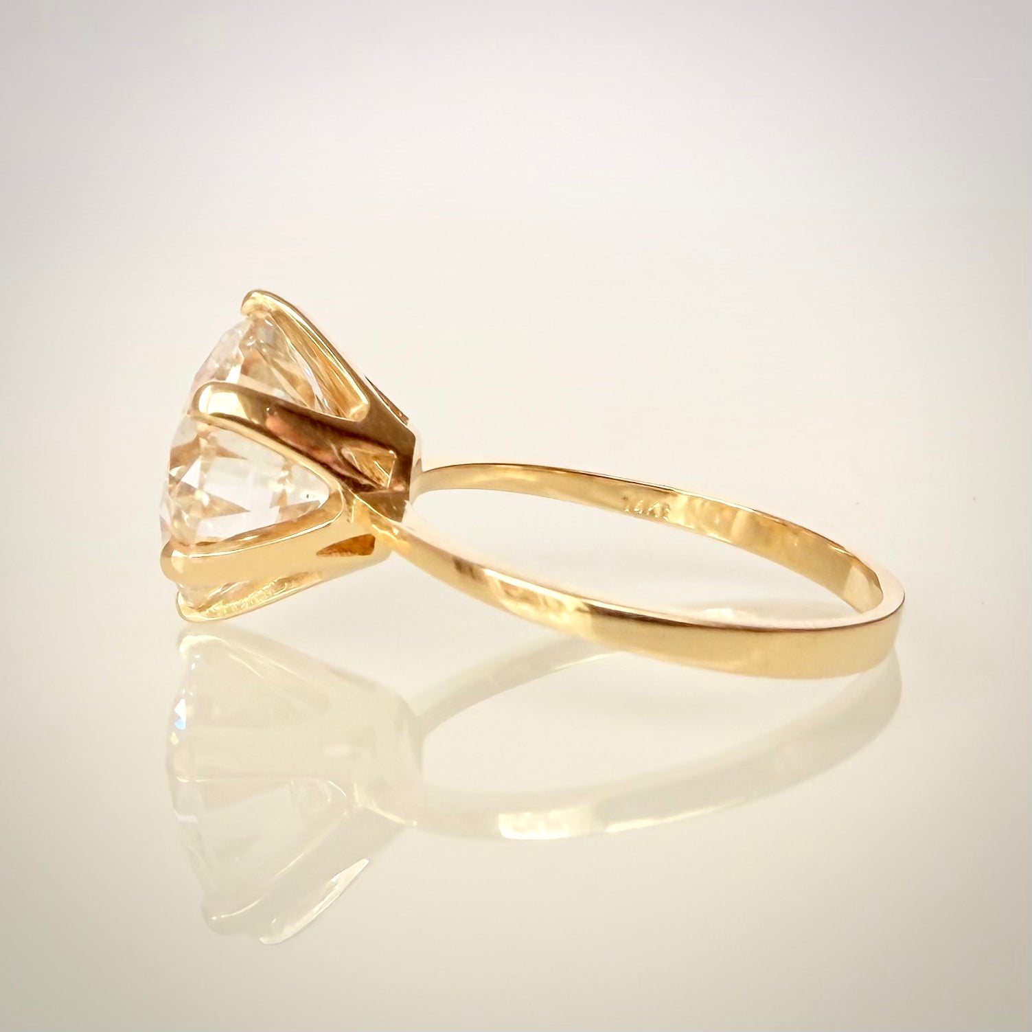 5,07 ct solitaire-timanttisormus – F VVS2 Ideal – 14K keltakulta – IGI