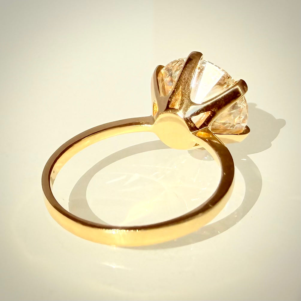 5,07 ct solitaire-timanttisormus – F VVS2 Ideal – 14K keltakulta – IGI