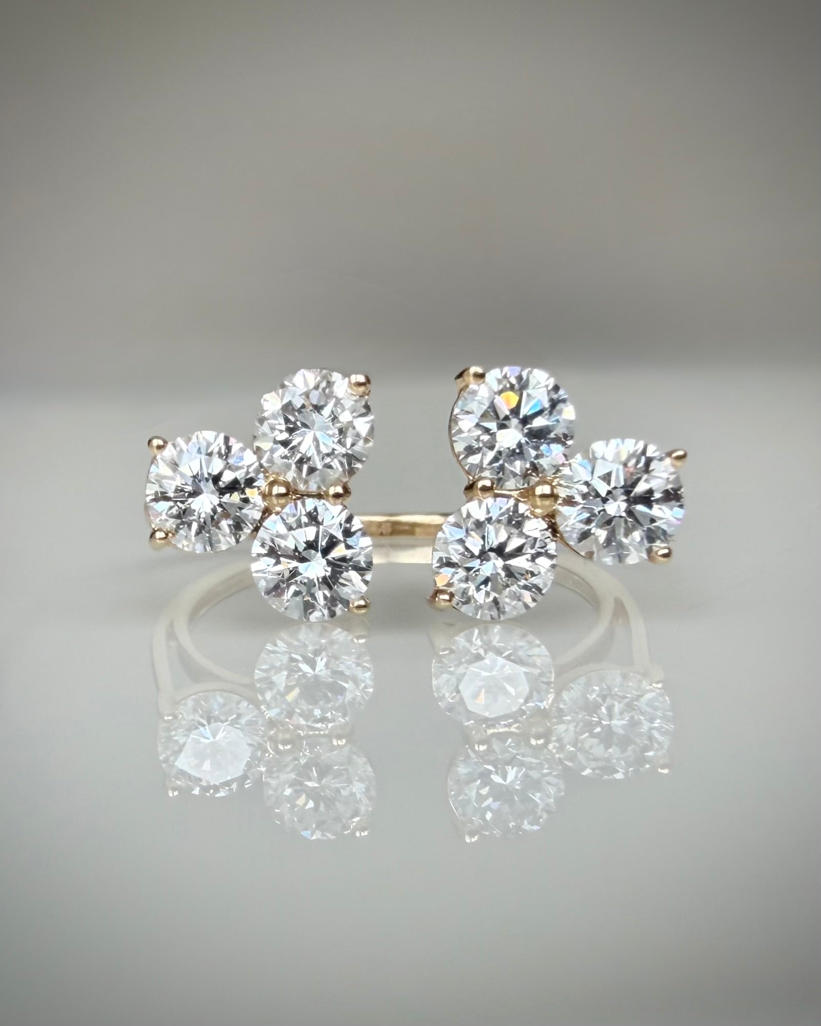 Timanttisormus 2,13 ct:n Luxury Cluster 14k keltakulta