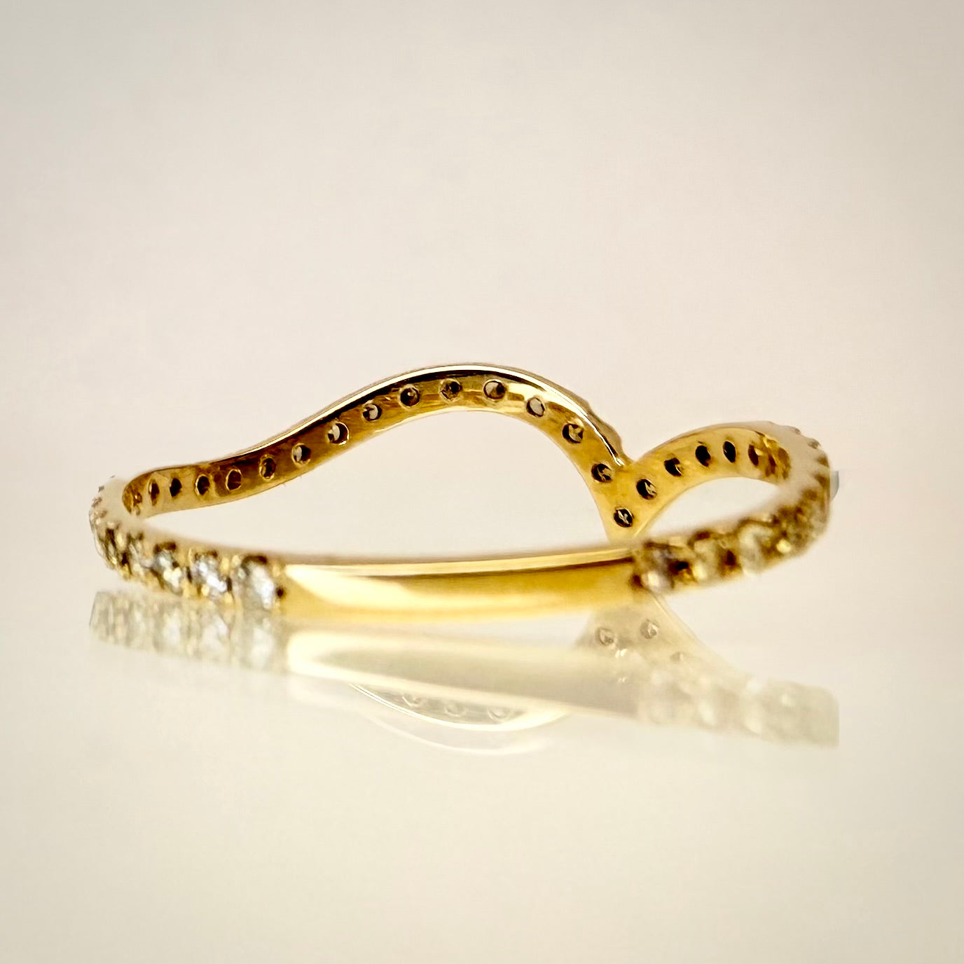 14K Chevron timanttisormus 0,38 ct – Keltakulta