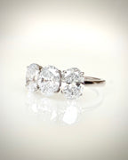 14K valkokultainen ovaali trilogy-timanttisormus 2,24 ct